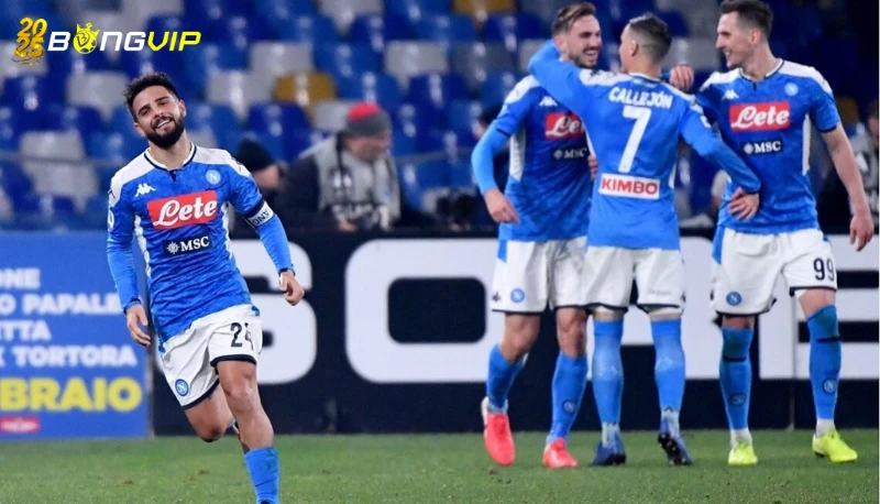 De Bruyne báo hiệu kỷ nguyên mới cho Napoli Conte và De Bruyne: Sự kết hợp hoàn hảo